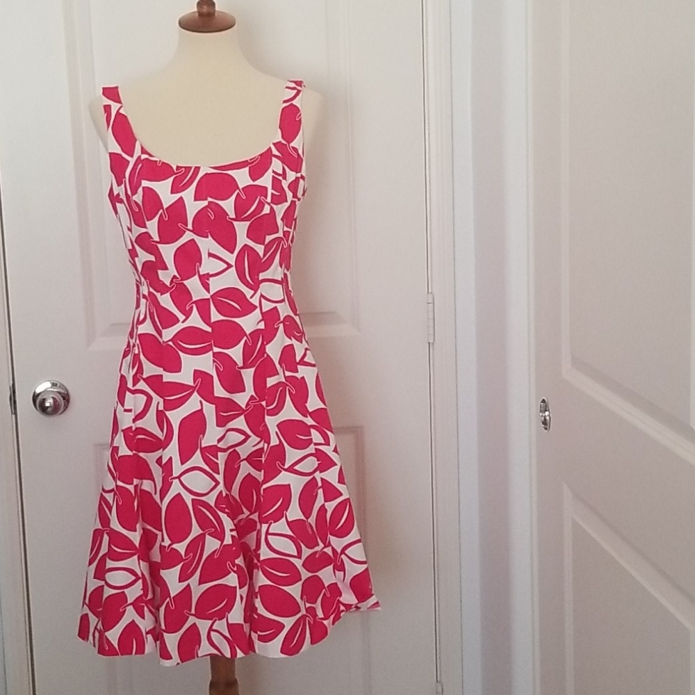 Nine West:long dress&zipper in the back